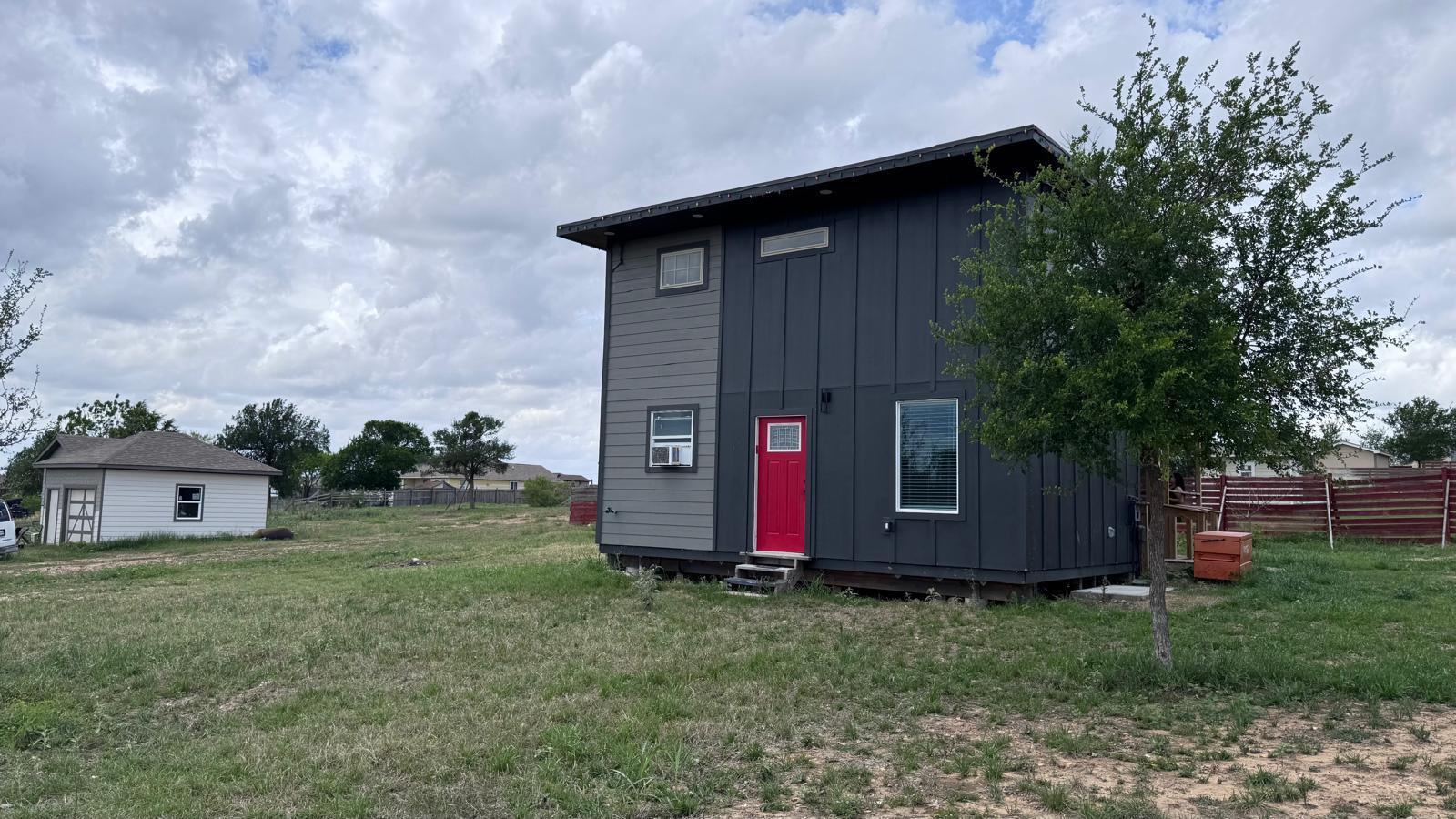 103 Crystal Cliffs DR, Cedar Creek, TX 78612