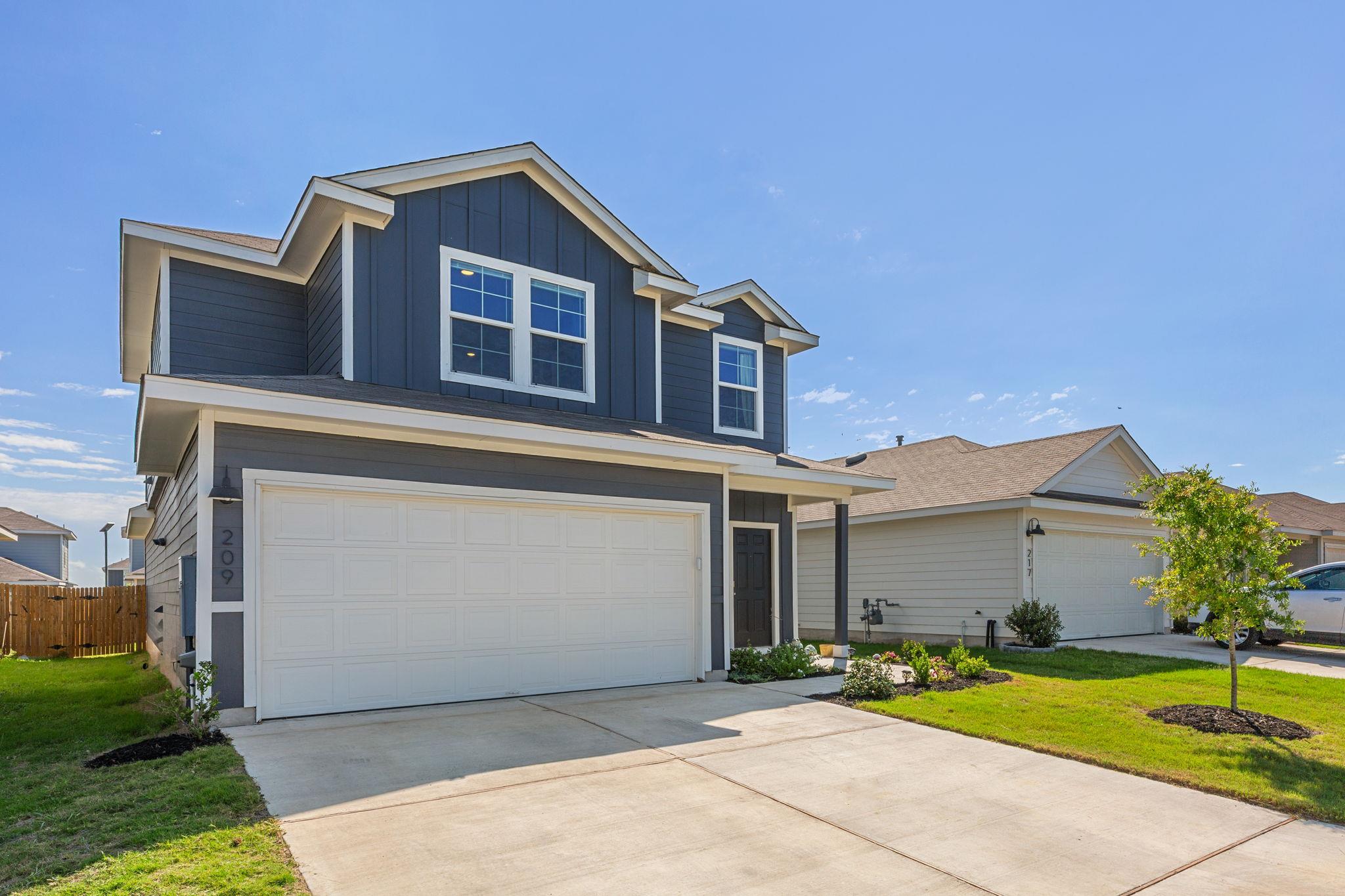 209 Ehrlich ST, Kyle, TX 78640