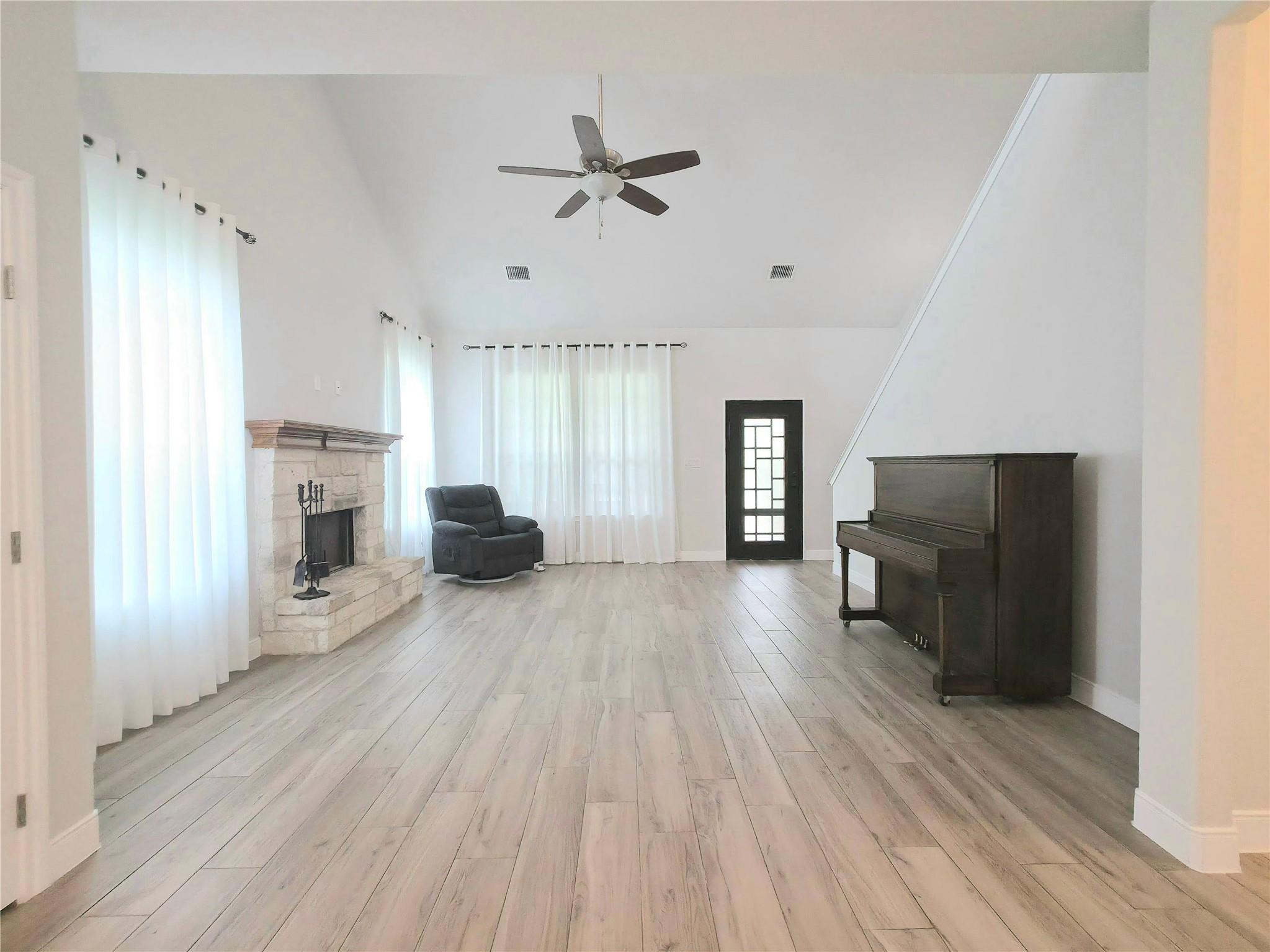 406 Nene LN, Bastrop, TX 78602