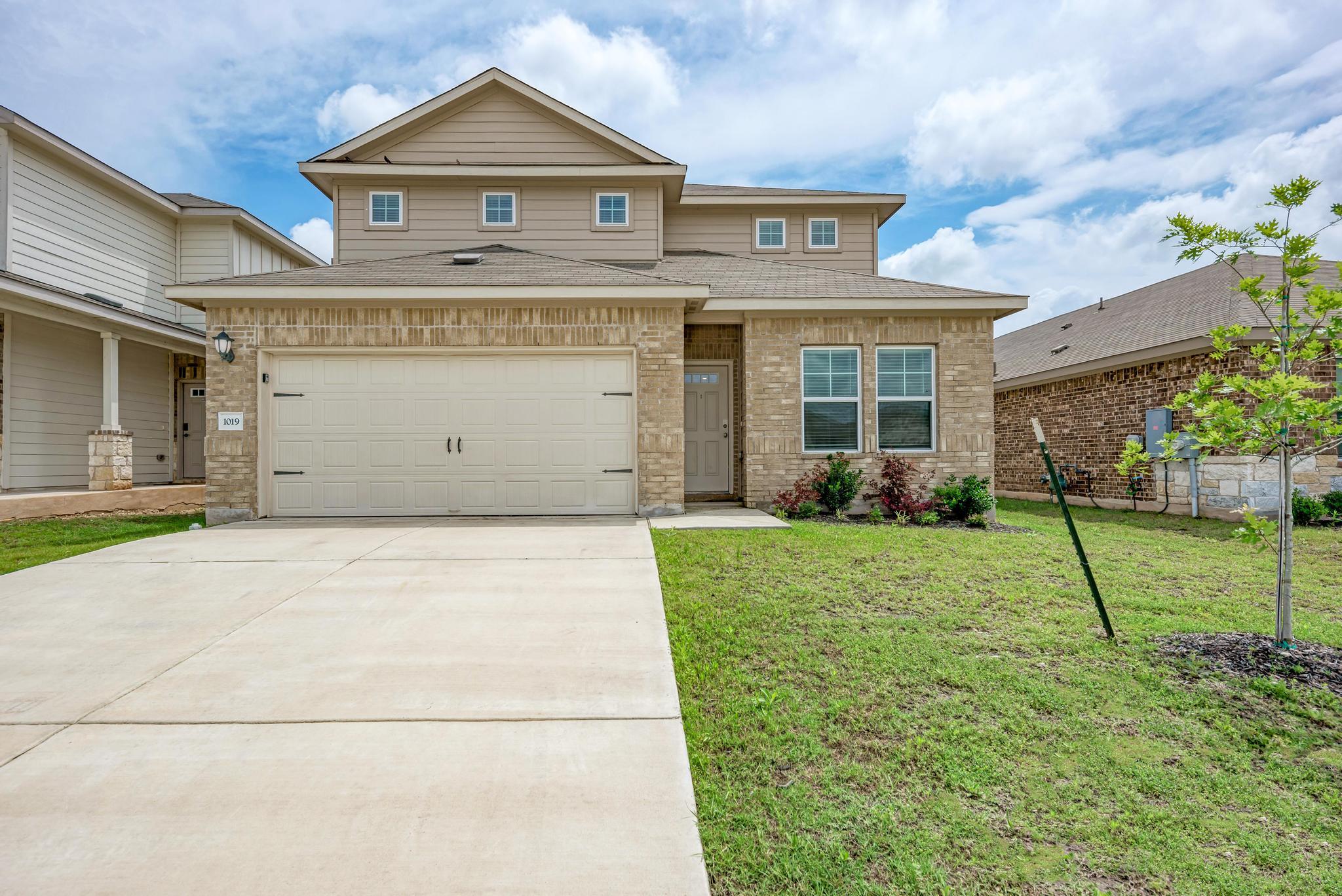 1019 Round Bale RD, Hutto, TX 78634