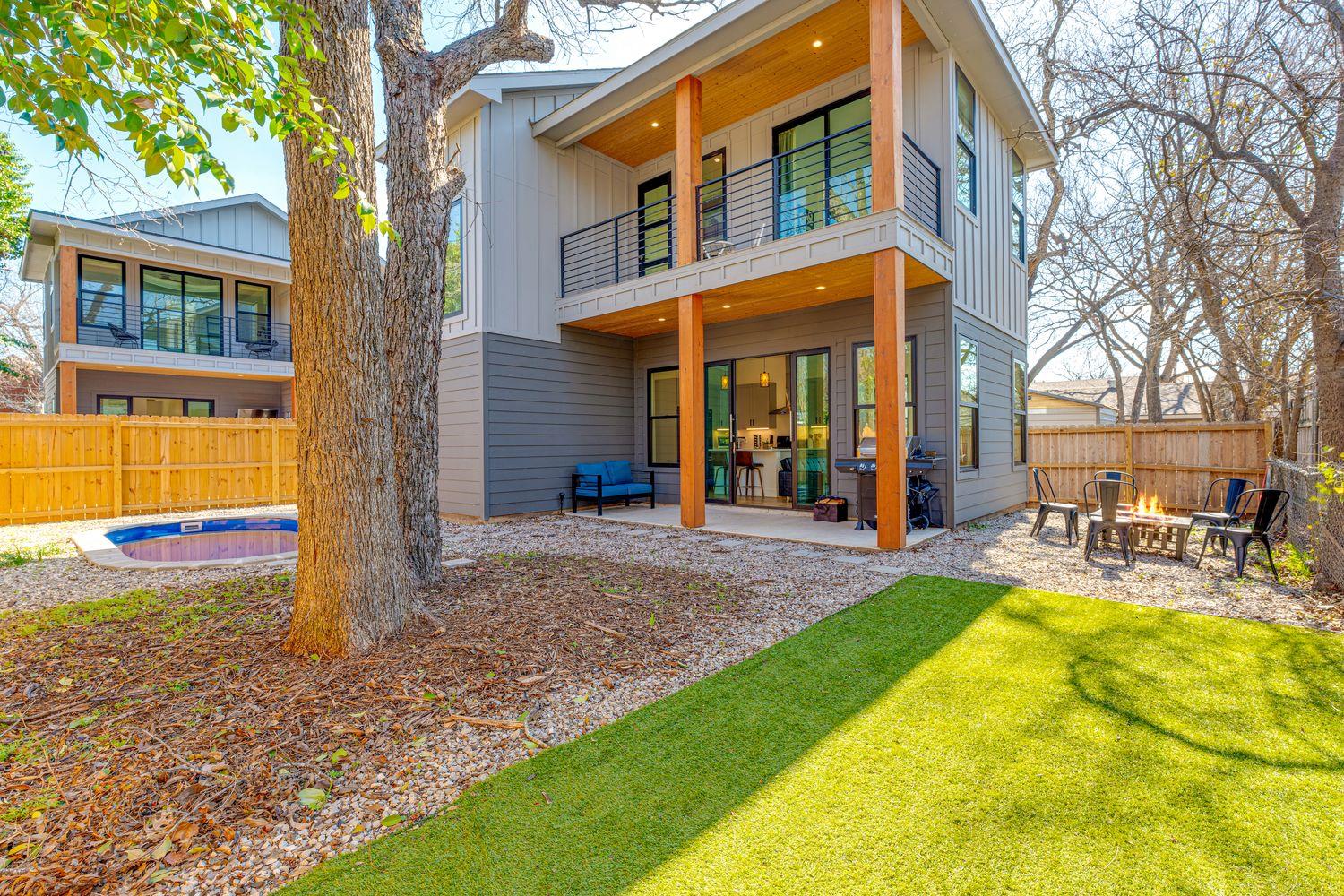 910 Tillery ST #B, Austin, TX 78702
