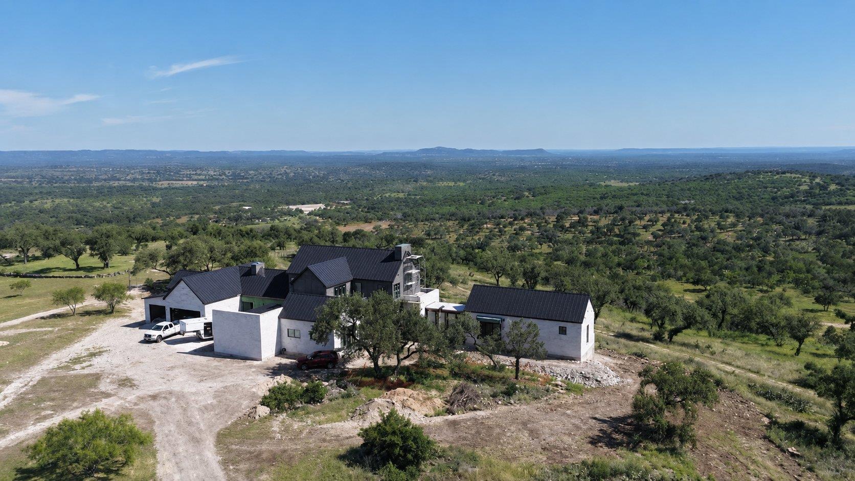 3531 Rm 3347, Round Mountain, TX 78663