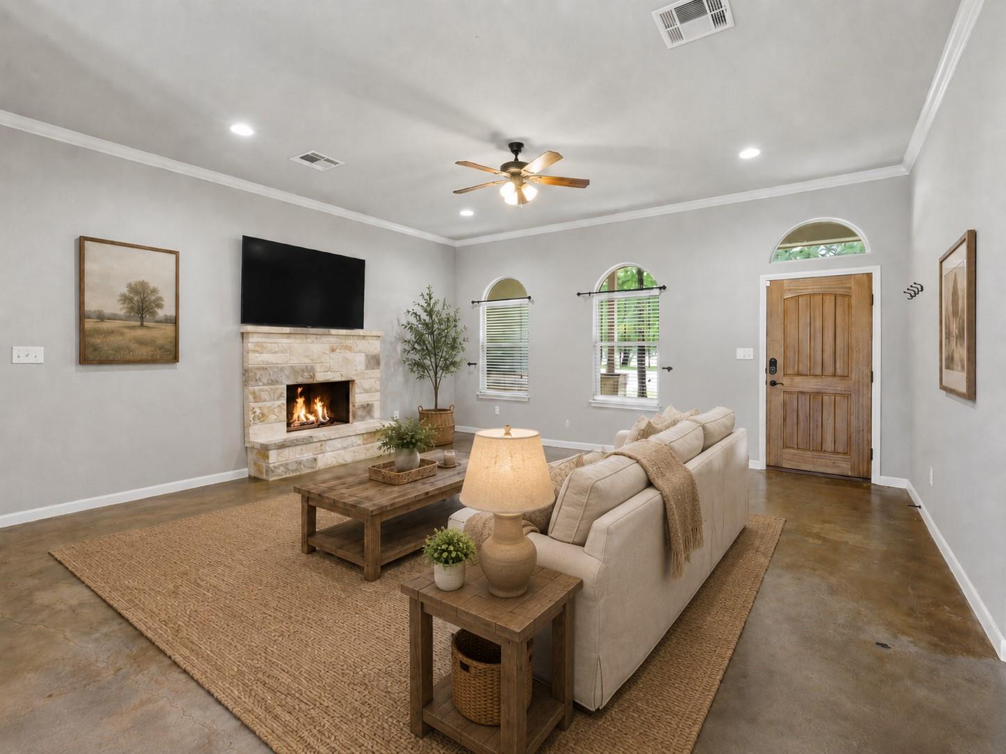 182 Waipahoehoe DR, Bastrop, TX 78602