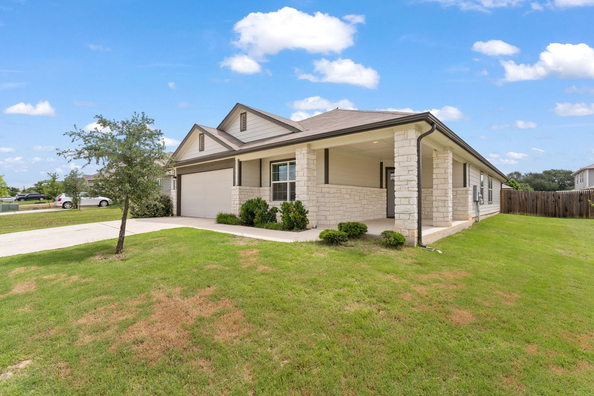 215 Bunting LN, Bertram, TX 78605