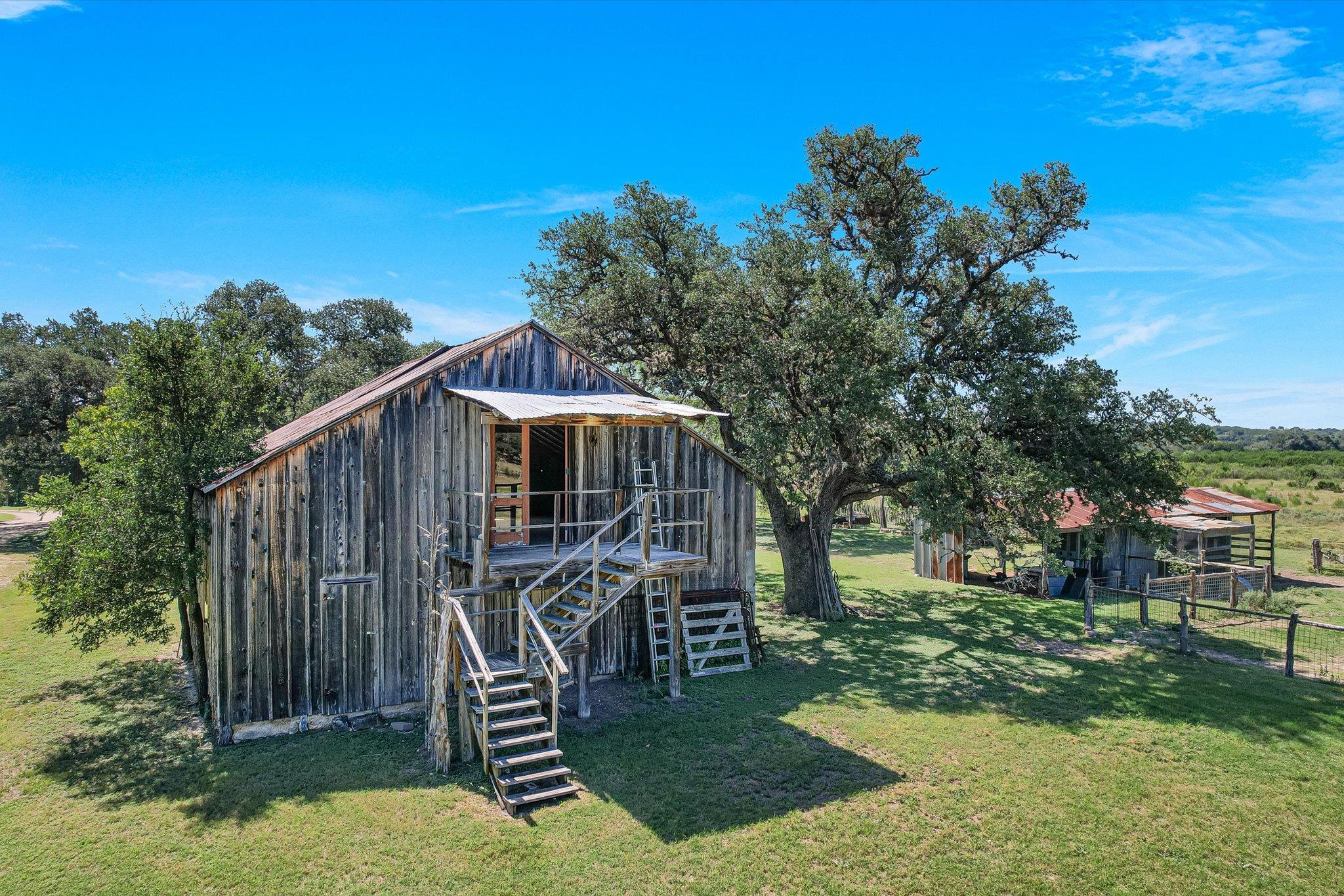 1294 Crabapple RD, Blanco, TX 78606