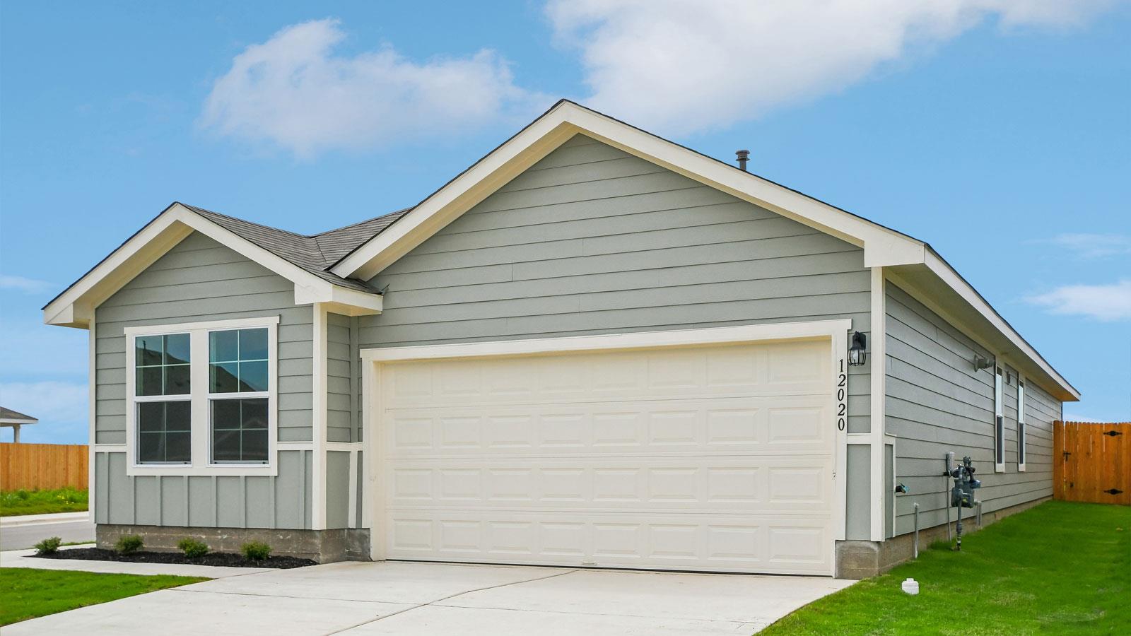 12020 Pike BND, Mustang Ridge, TX 78610