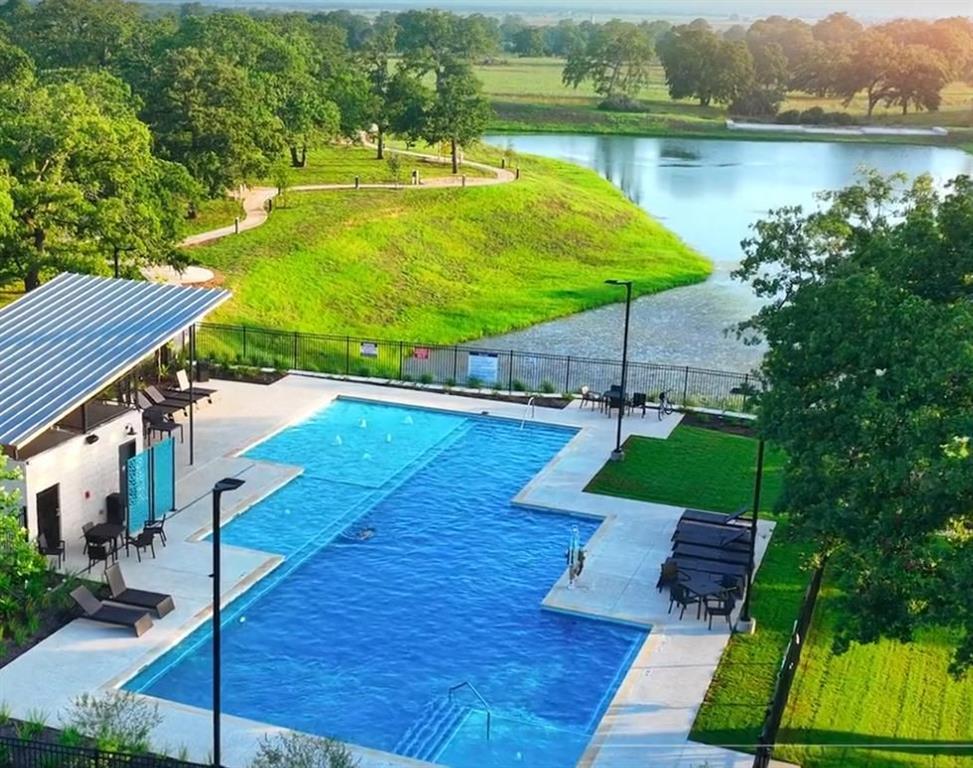 121 Shagbark TRL, Bastrop, TX 78602