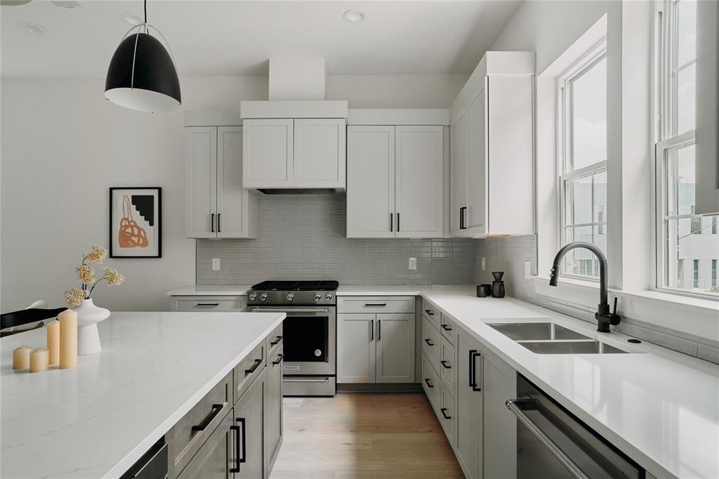 2209 Woodland Ave #201, Austin, TX 78741