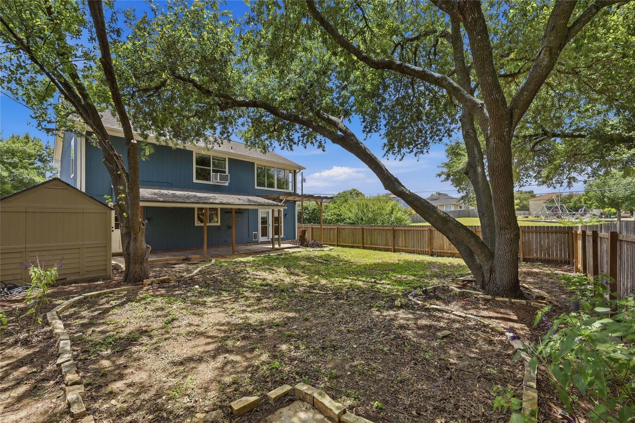 2424 Roundabout LN, Round Rock, TX 78664