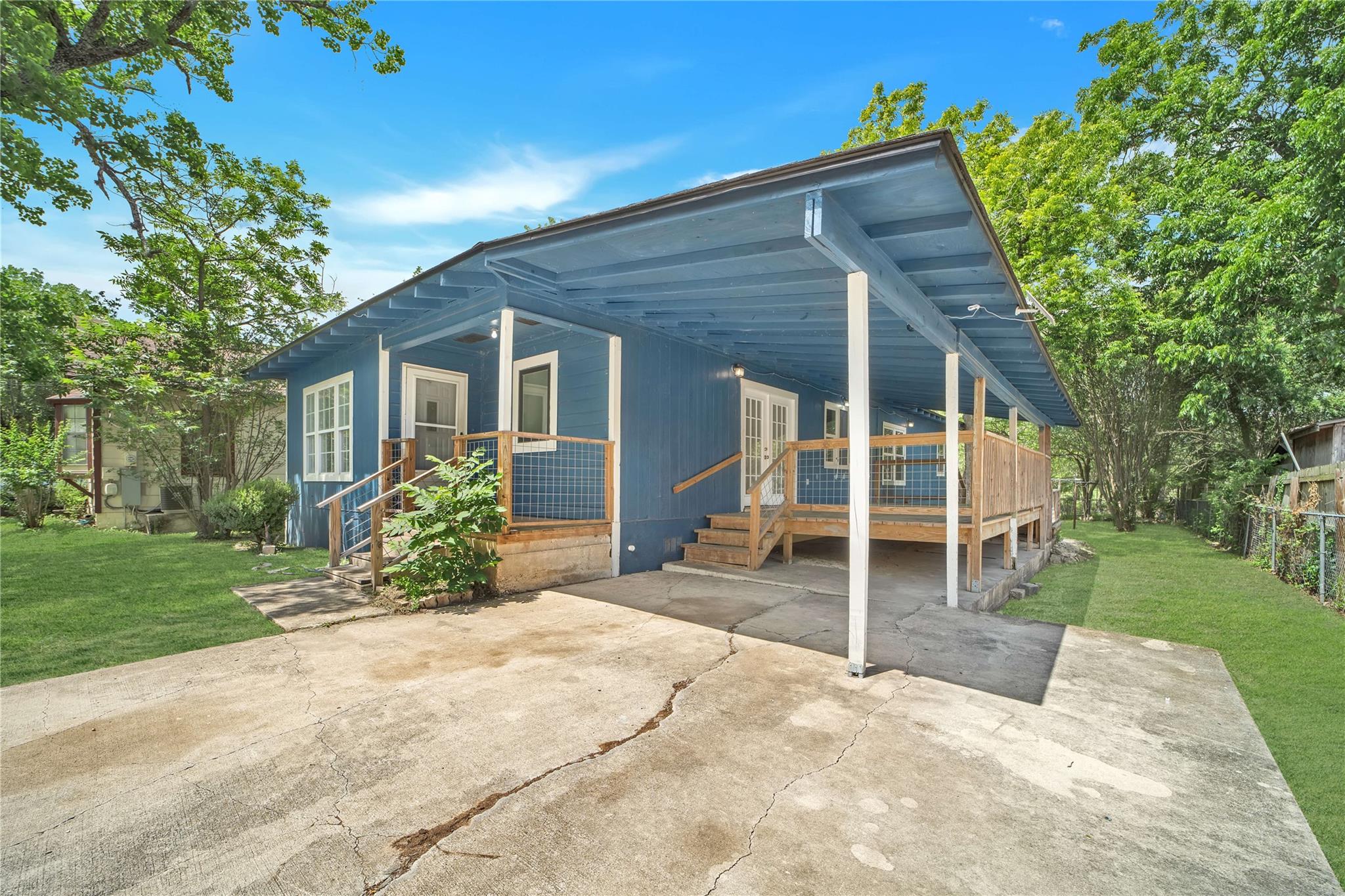 206 Sherwood ST, San Marcos, TX 78666
