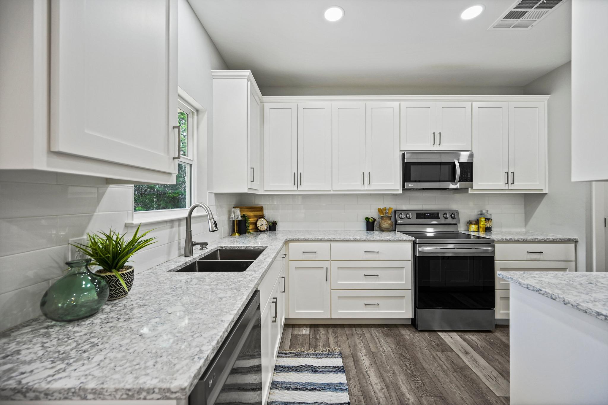 231 N Rainbow Ranch RD, Wimberley, TX 78676