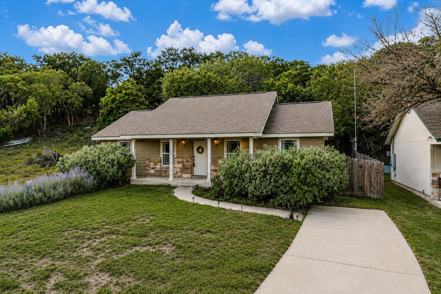 1427 Bonnyview DR, Canyon Lake, TX 78133