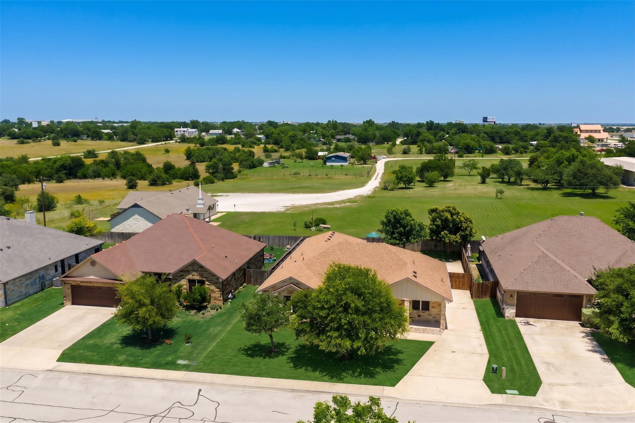 100 Magan LN, Jarrell, TX 76537