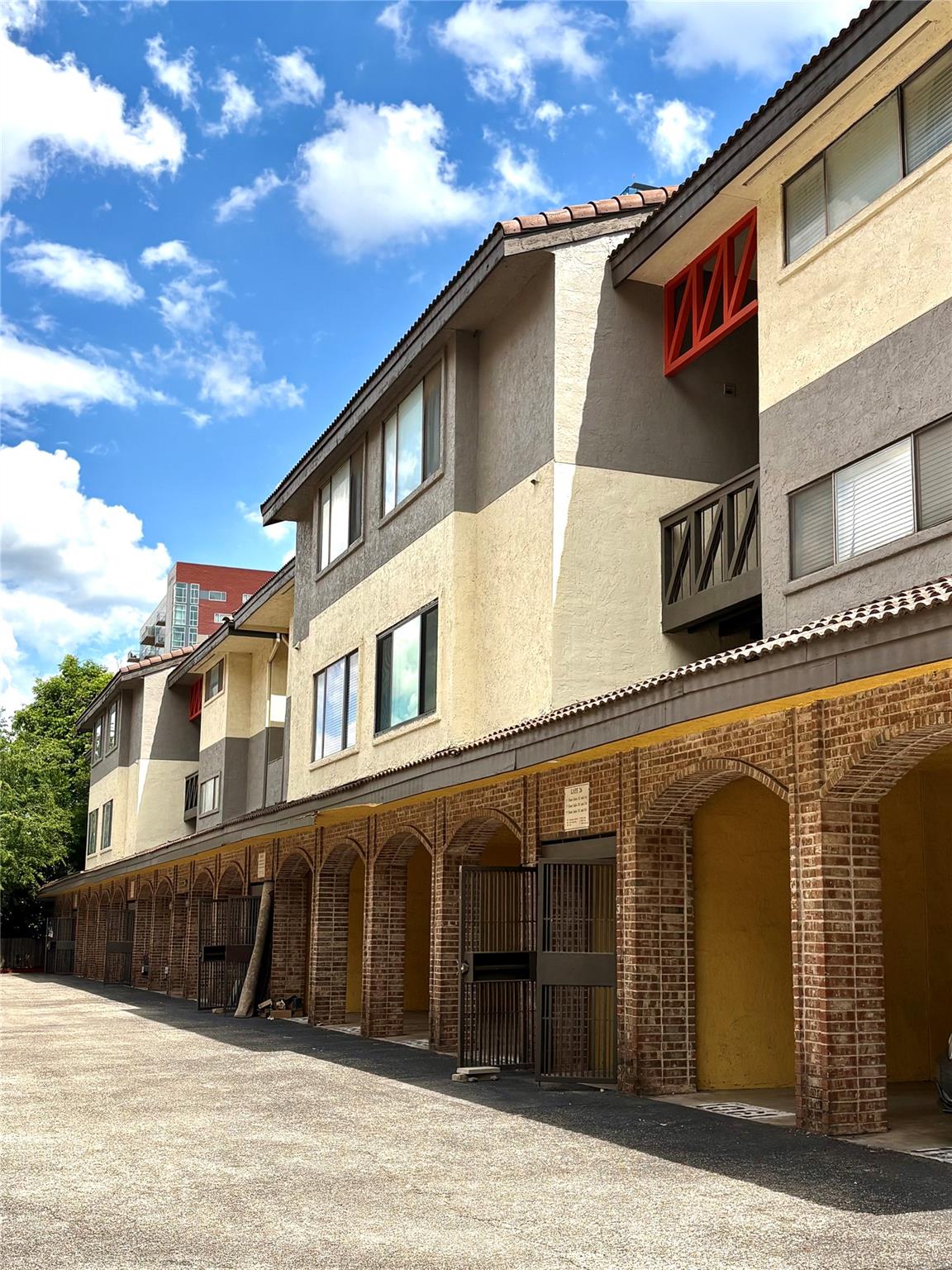 806 W 24th ST #202, Austin, TX 78705