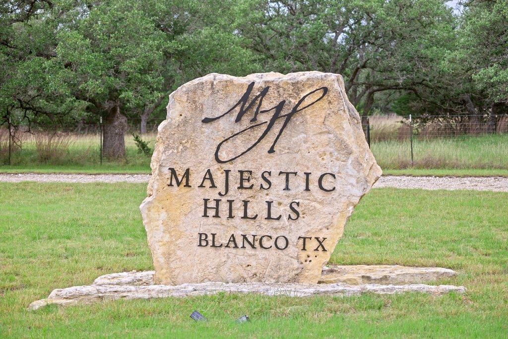 292 N Scenic Hills CT, Blanco, TX 78606