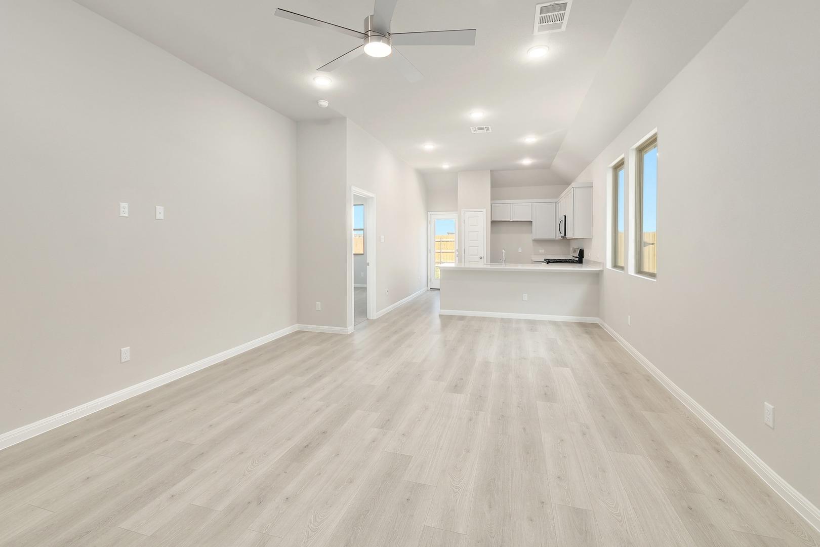 222 Hornet ST, Elgin, TX 78621