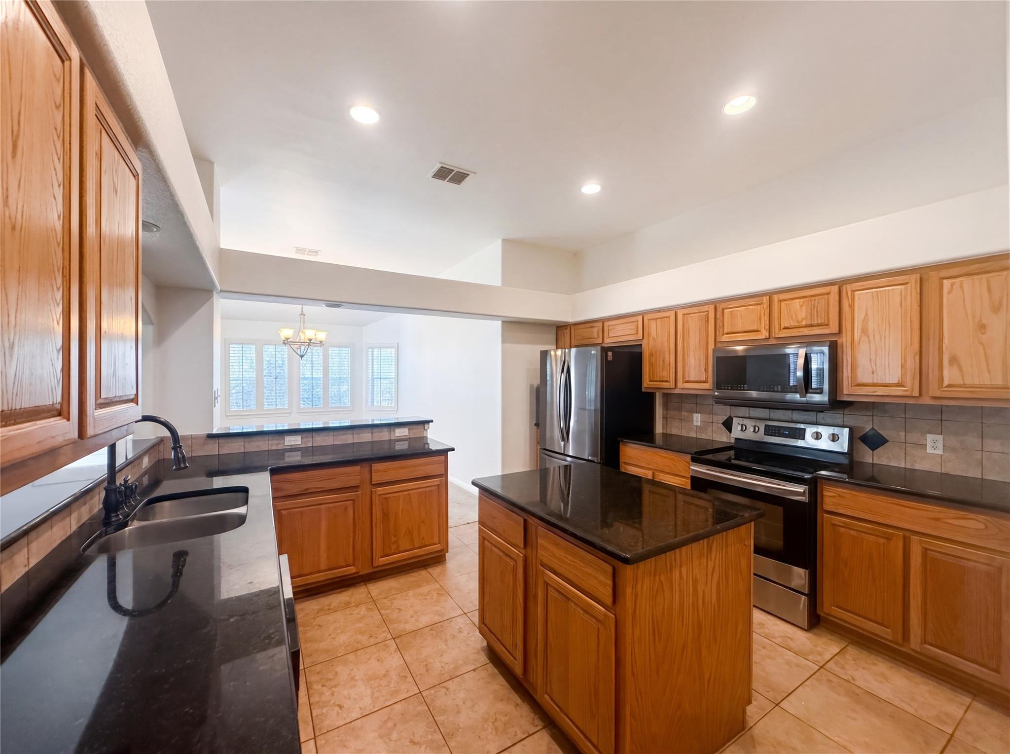 12 Birchwood CIR, Wimberley, TX 78676