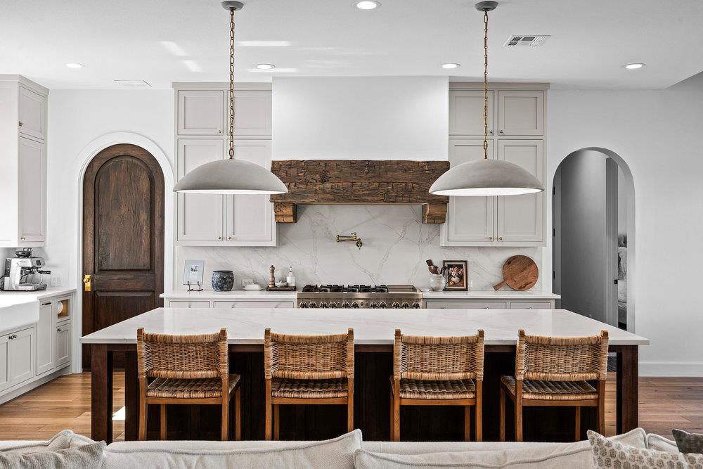 2251 W Fitzhugh RD, Dripping Springs, TX 78620
