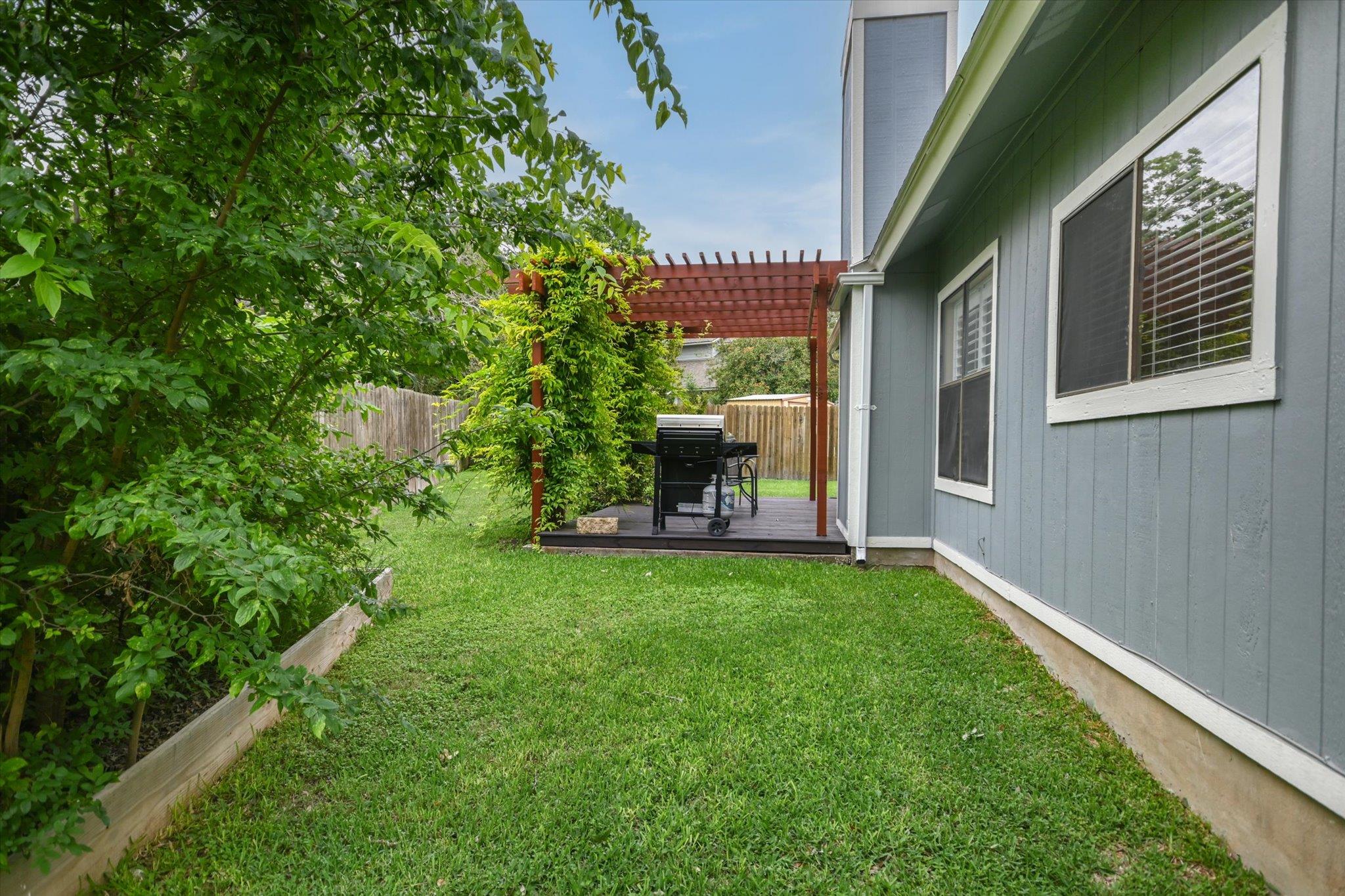 8105 Washita DR, Austin, TX 78749