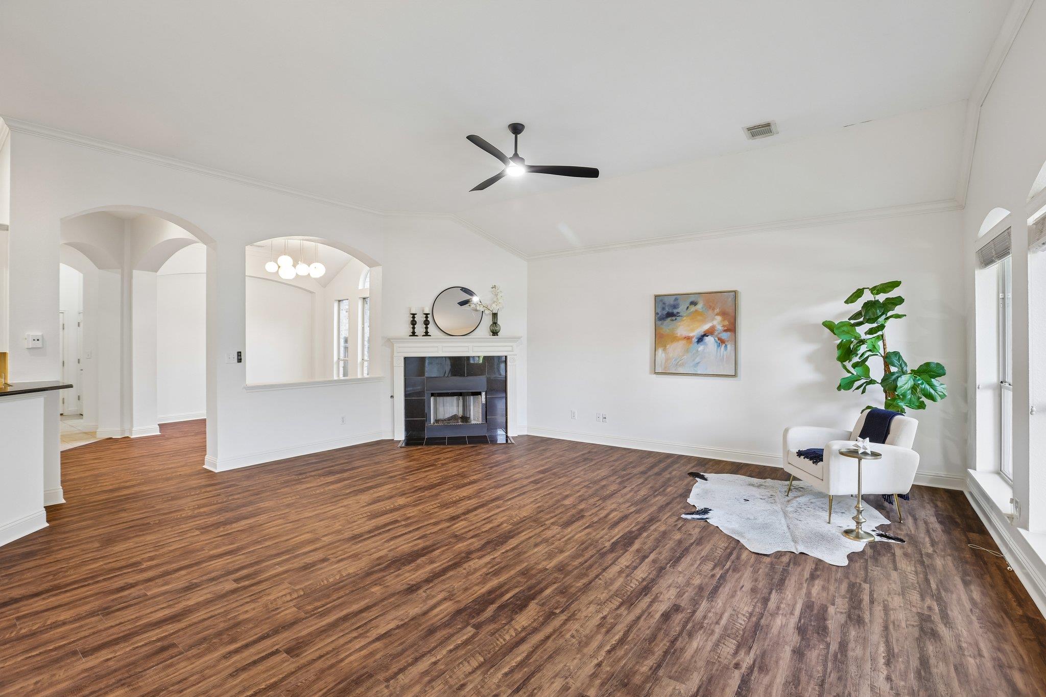 1017 Horseback HOLW, Austin, TX 78732