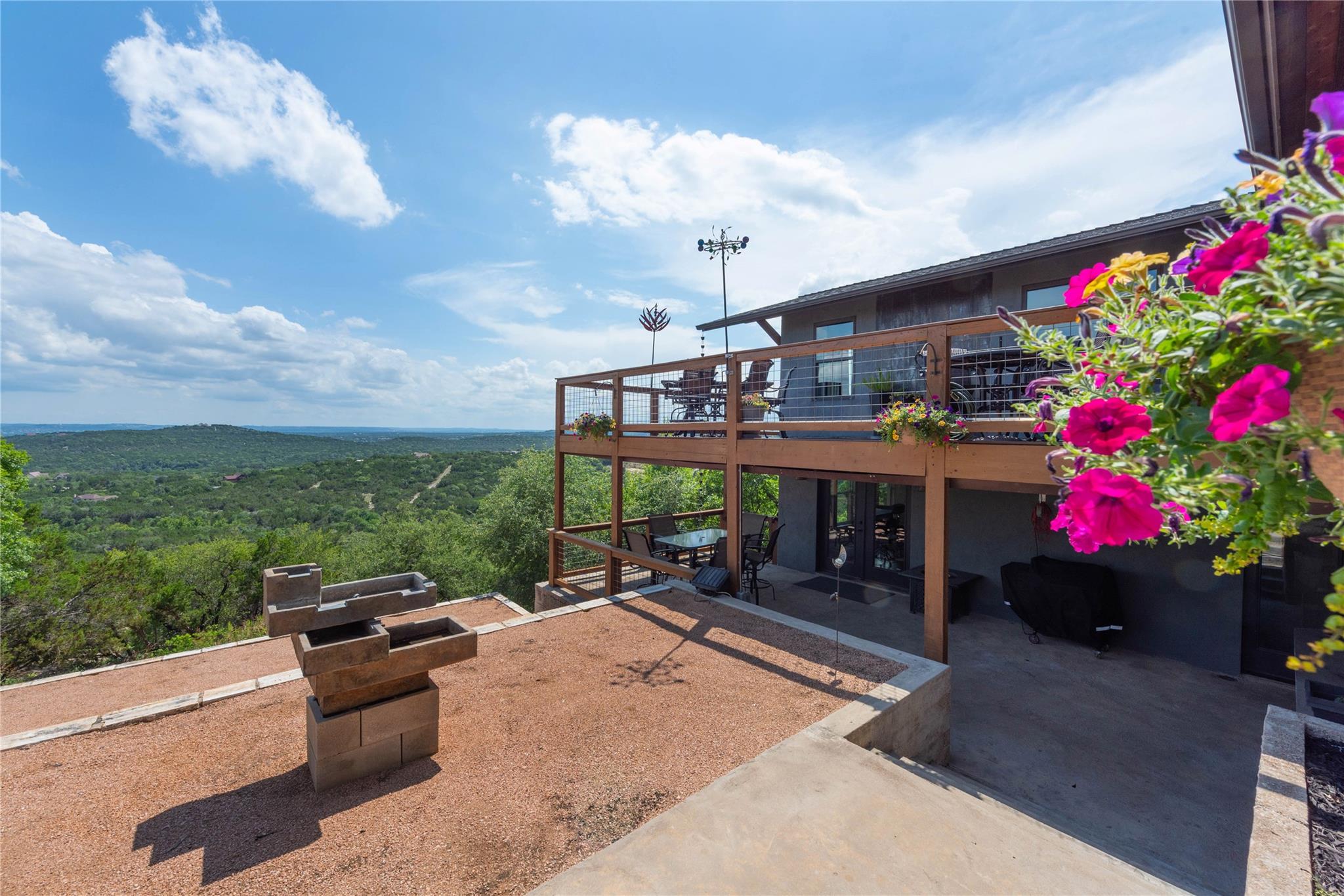8614 Tip Top DR, Jonestown, TX 78645