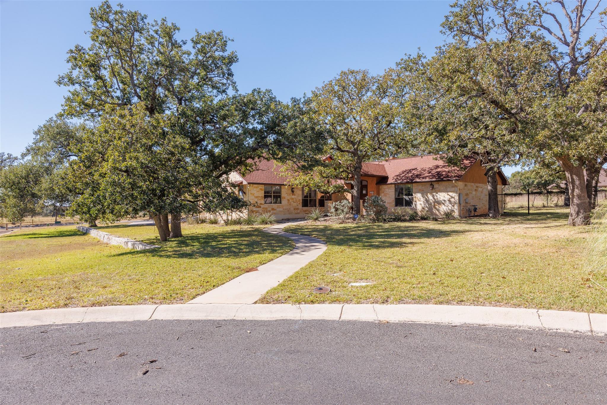 1200 Doe Run HOLW, Fredericksburg, TX 78624
