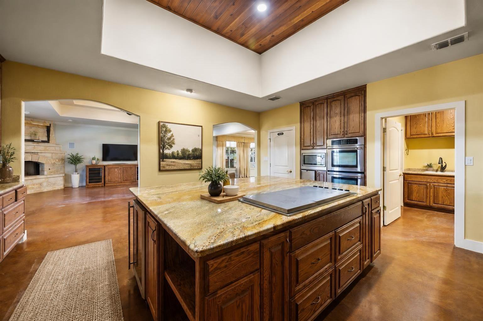 1200 Doe Run HOLW, Fredericksburg, TX 78624