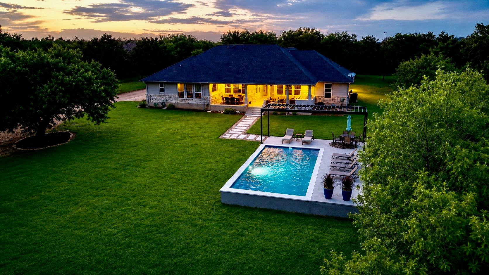 335 Turkey Tree RD, Spicewood, TX 78669