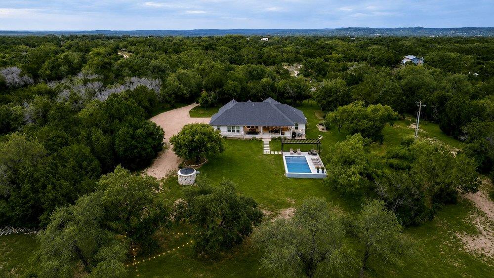 335 Turkey Tree RD, Spicewood, TX 78669