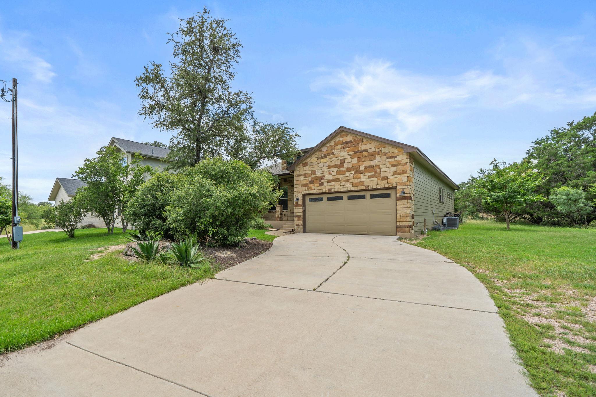413 Bedford DR, Spicewood, TX 78669