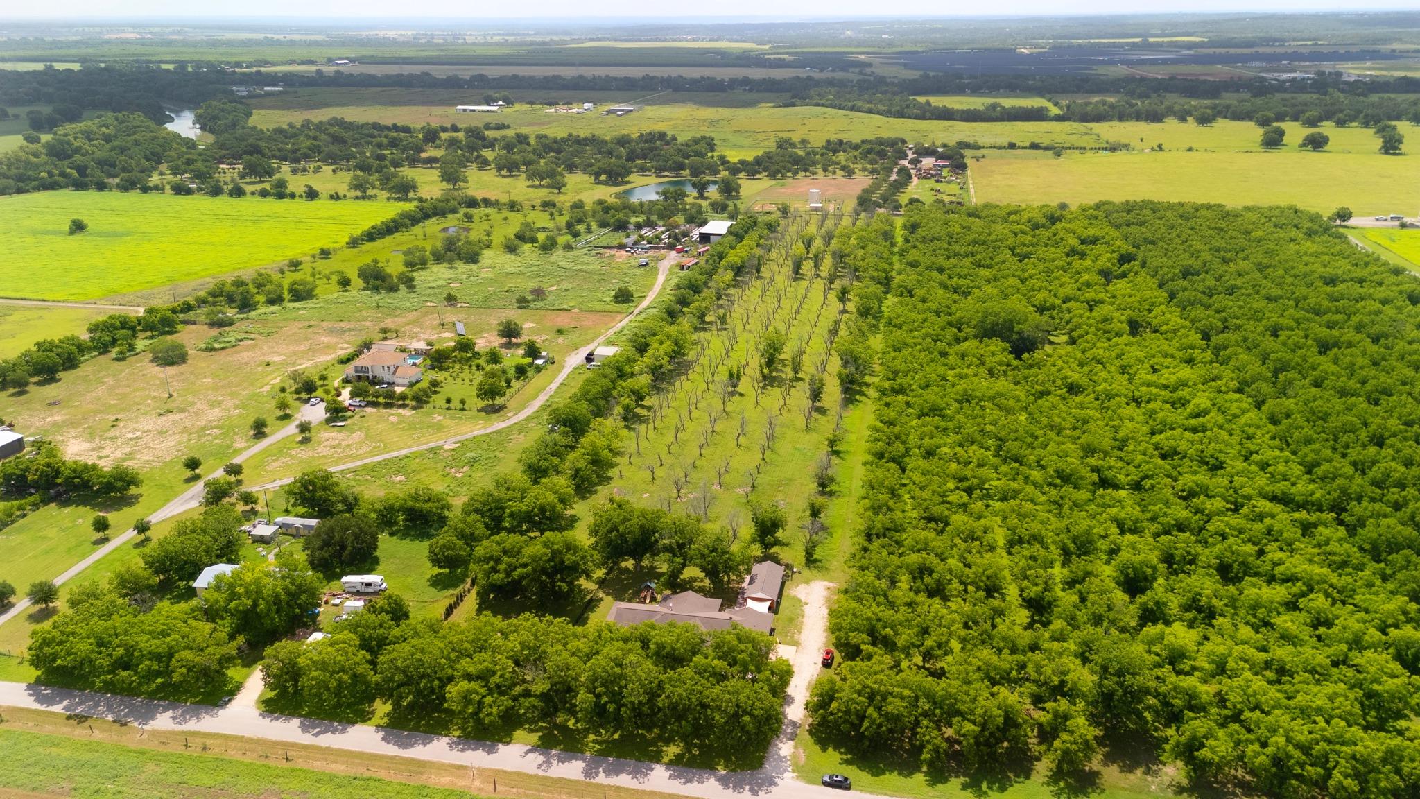 3717 Buck LN, Garfield, TX 78617