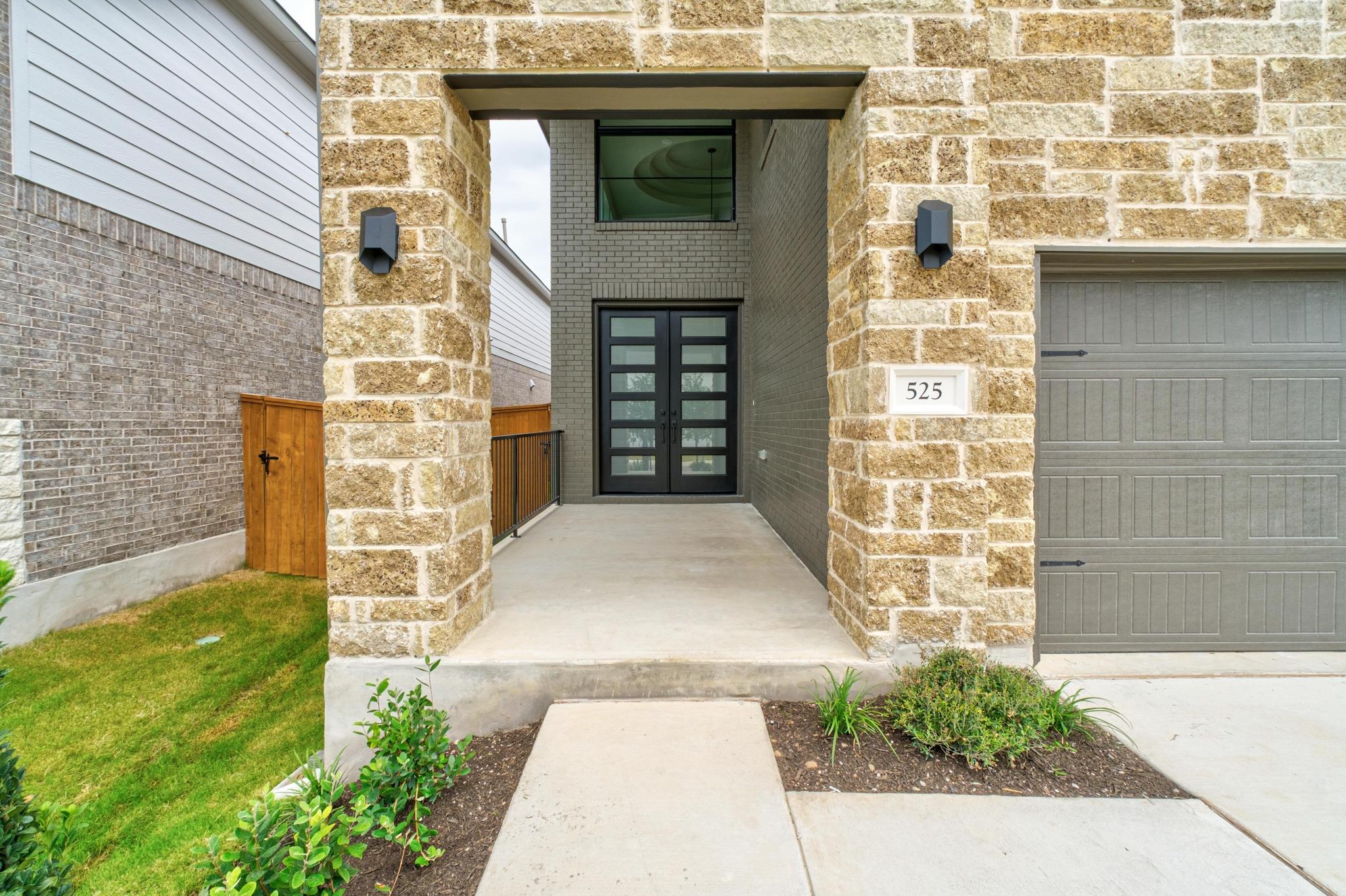 525 Buckaroo DR, Georgetown, TX 78633