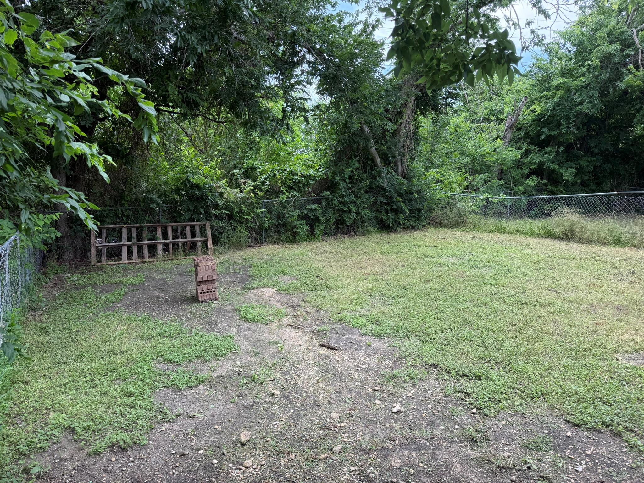 512 Lenora DR, Taylor, TX 76574