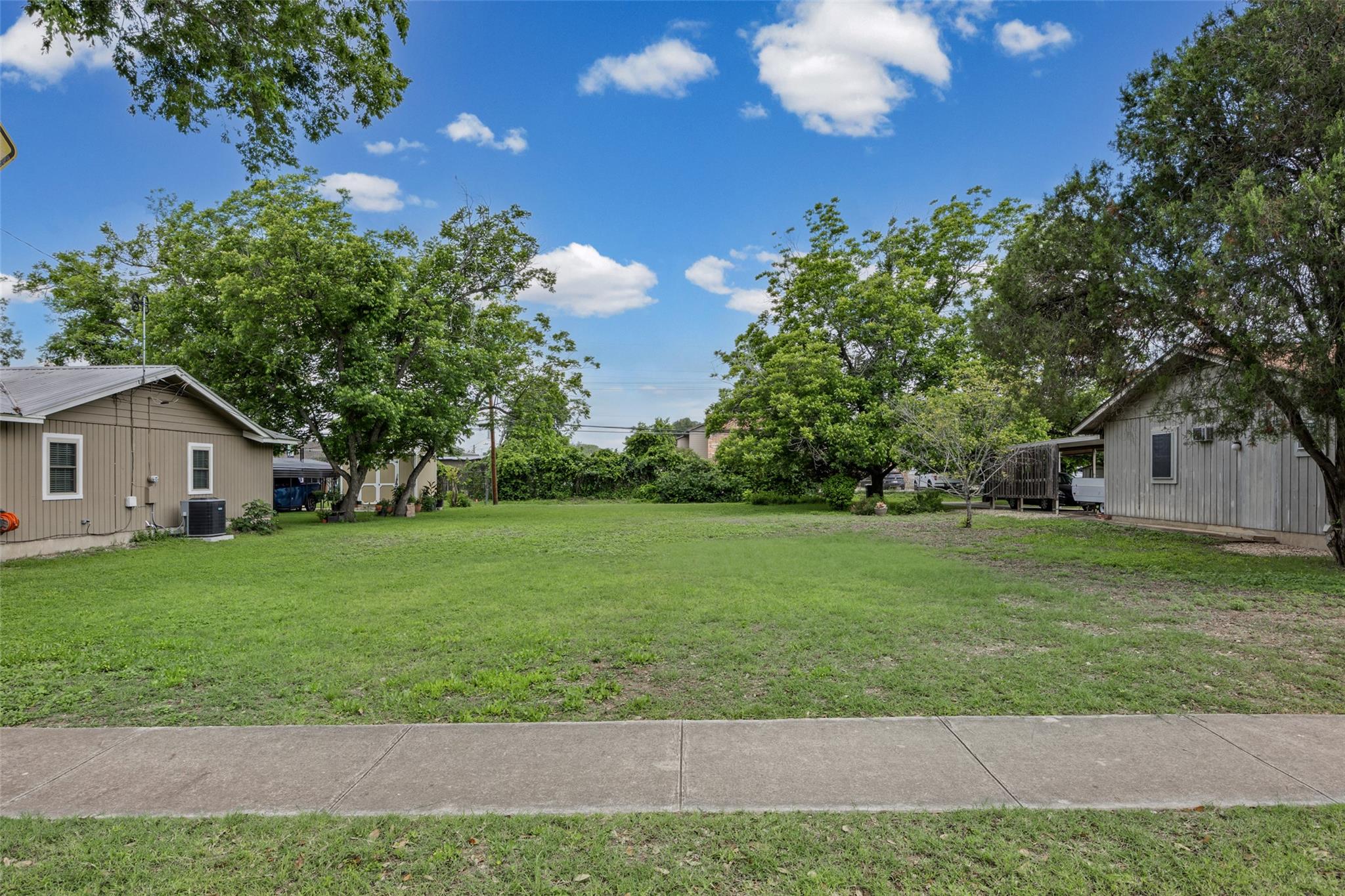 1209 Barbara DR, San Marcos, TX 78666