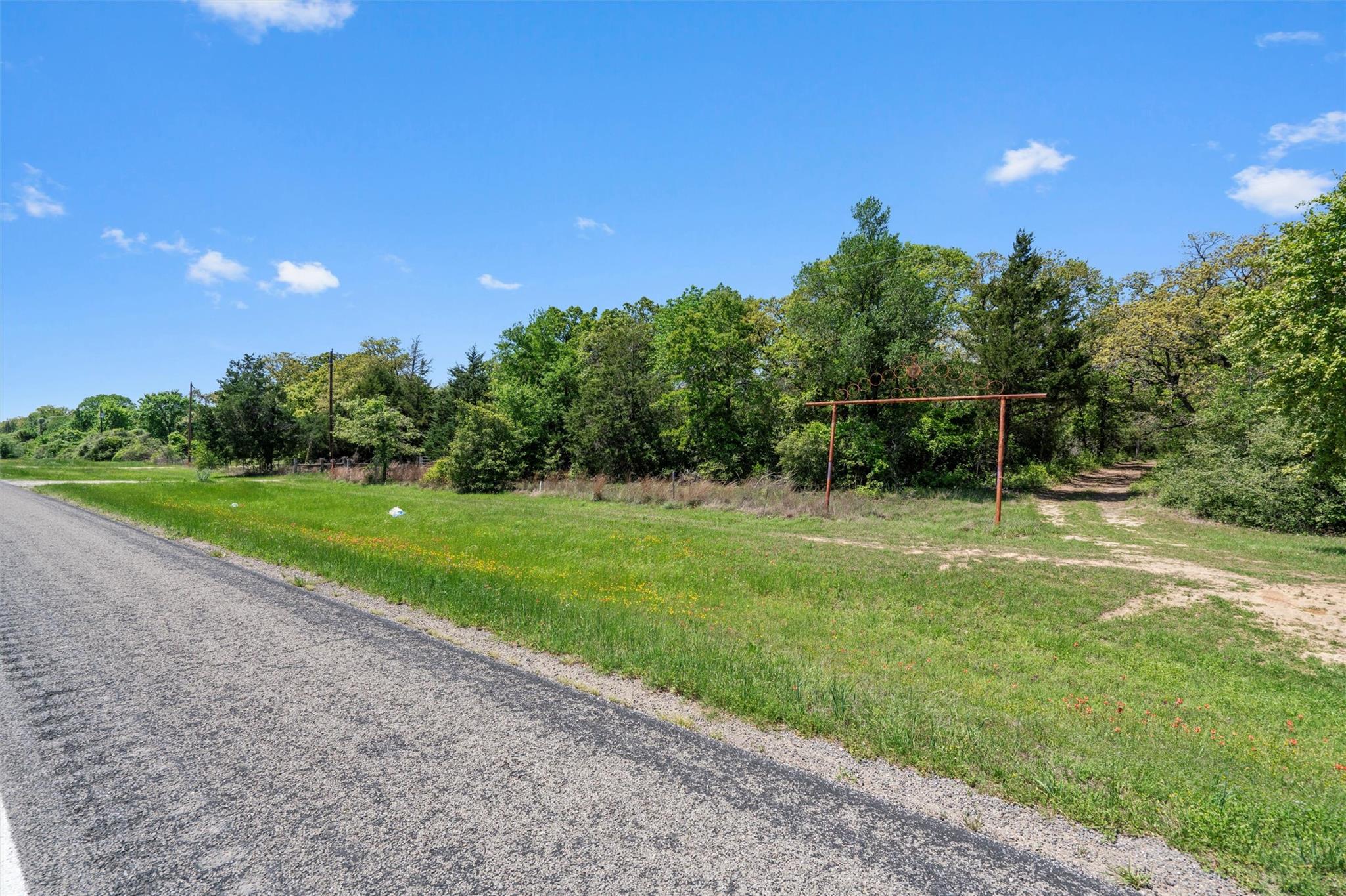 2810 S Highway 77, Rockdale, TX 76567