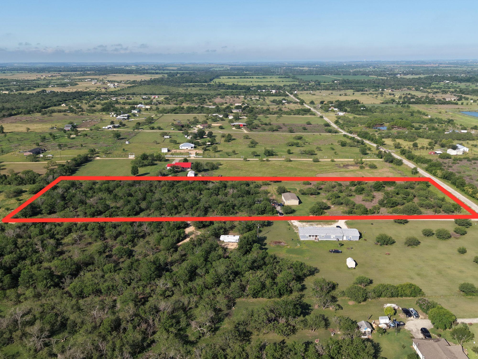 100 Northridge LN, Martindale, TX 78655