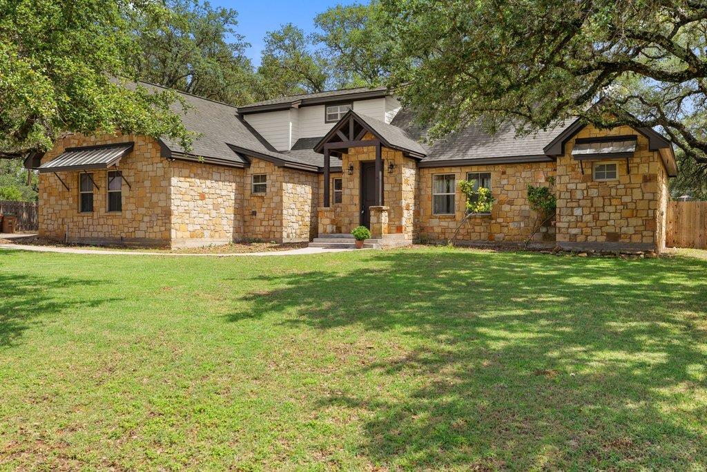 101 Winding Oak DR, Johnson City, TX 78636
