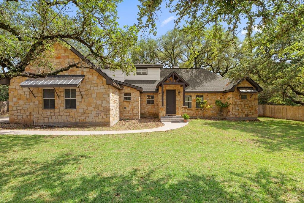 101 Winding Oak DR, Johnson City, TX 78636