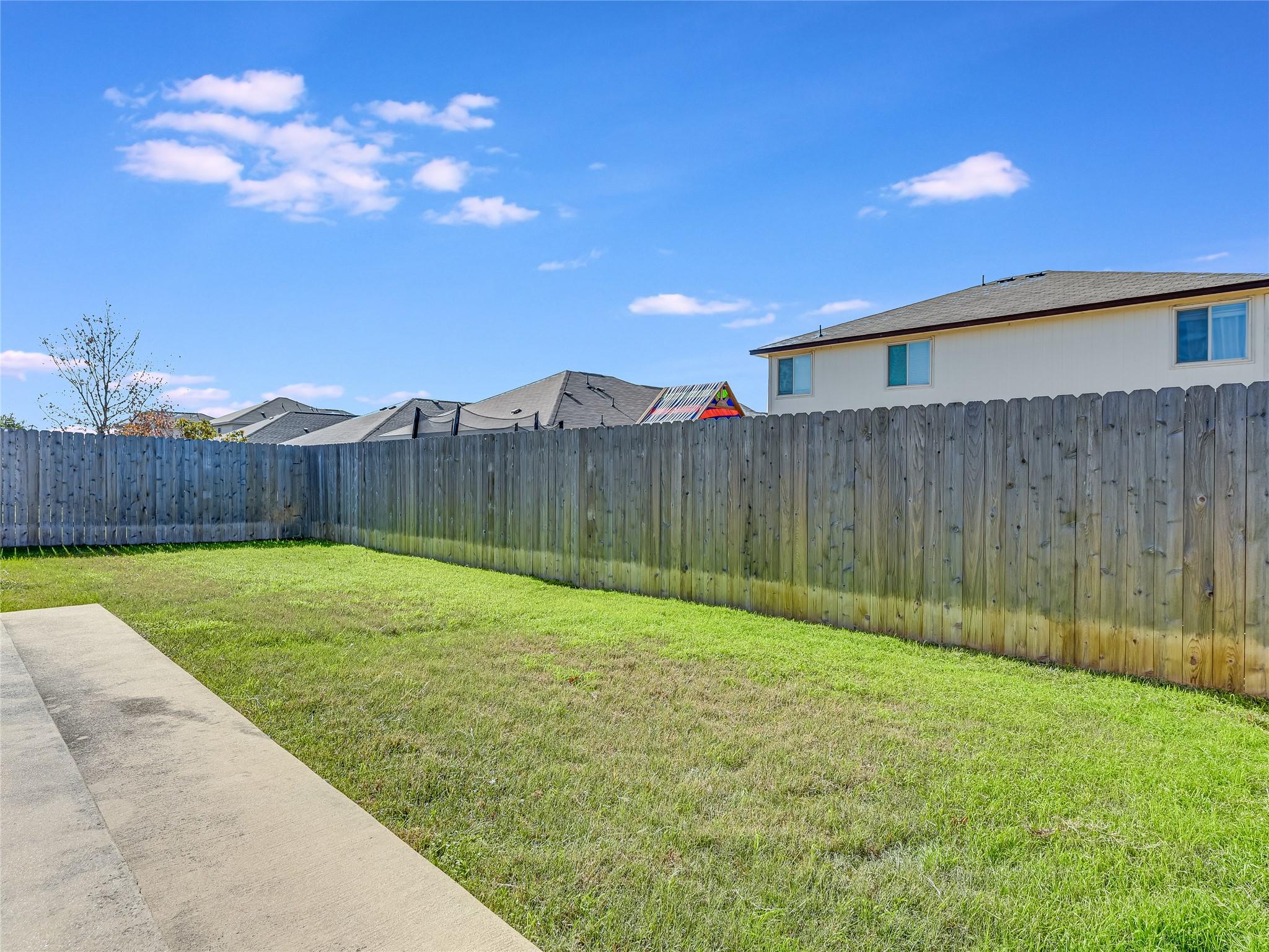 224 Geode LN, Jarrell, TX 76537