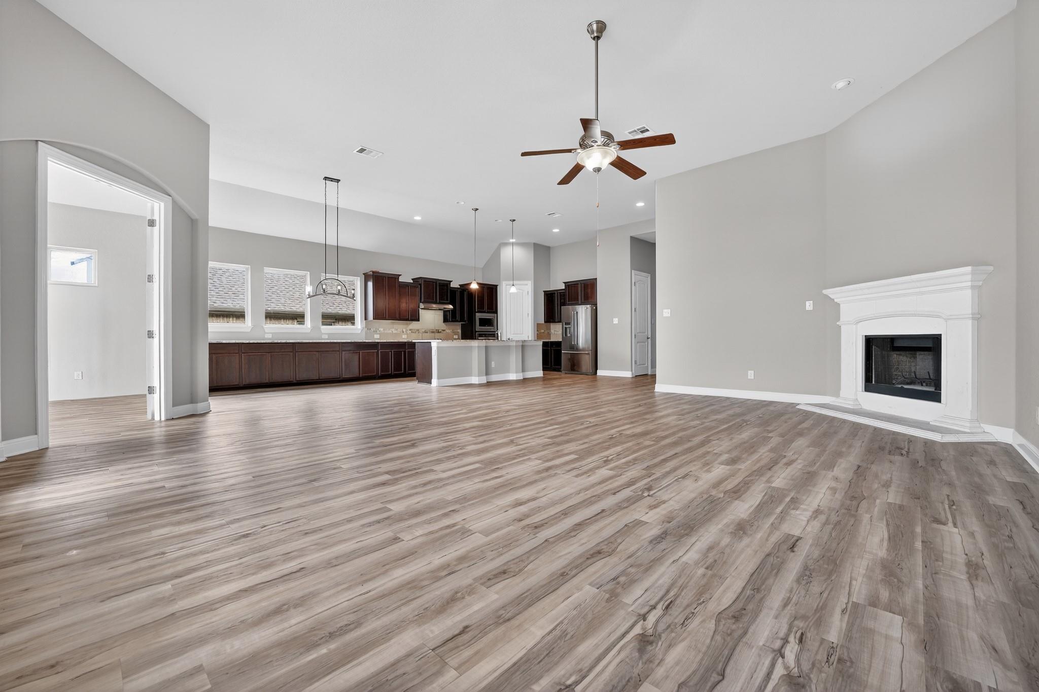 1009 Wolcott DR, Leander, TX 78641