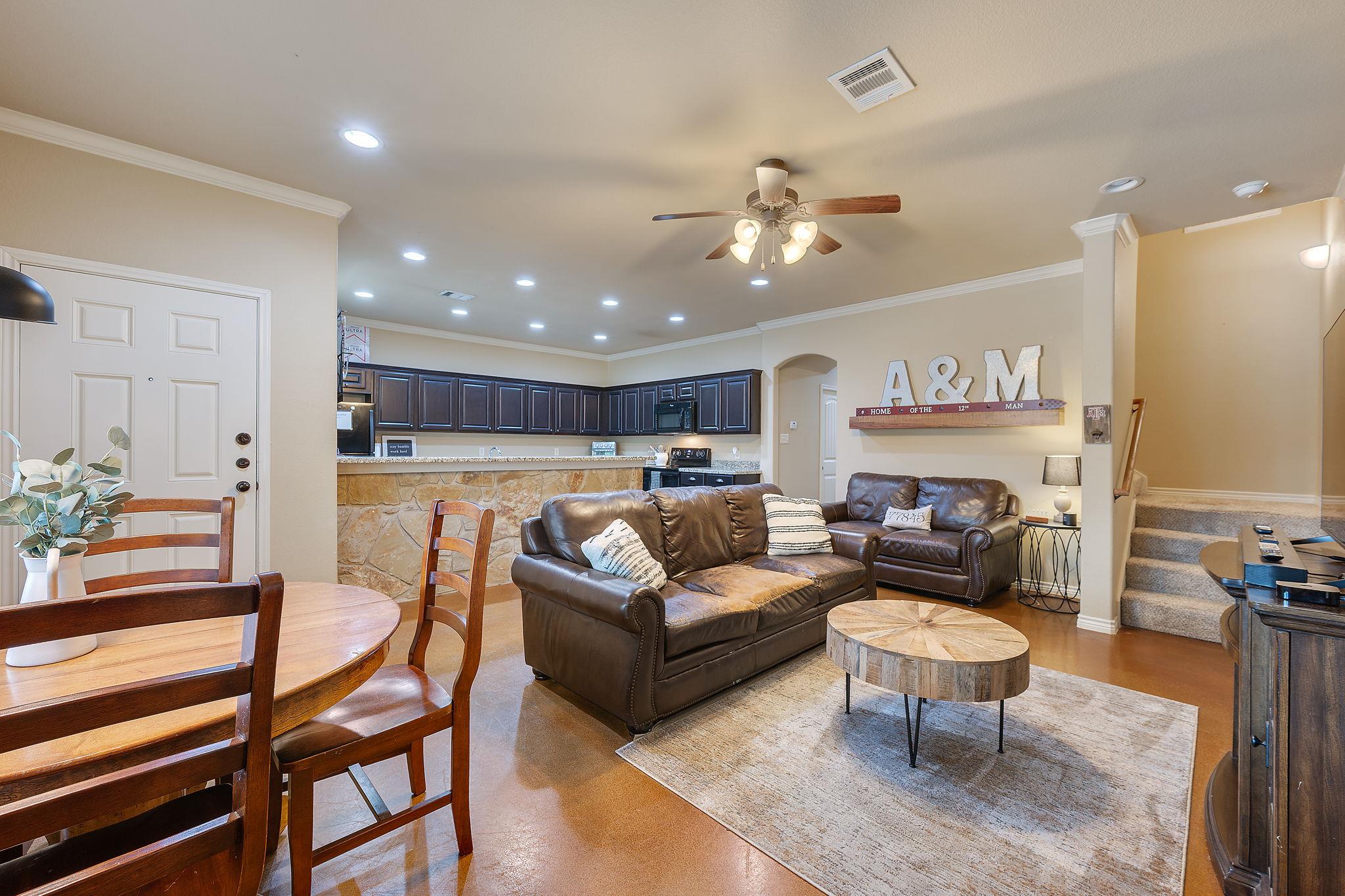 405 Momma Bear DR, College Station, TX 77845
