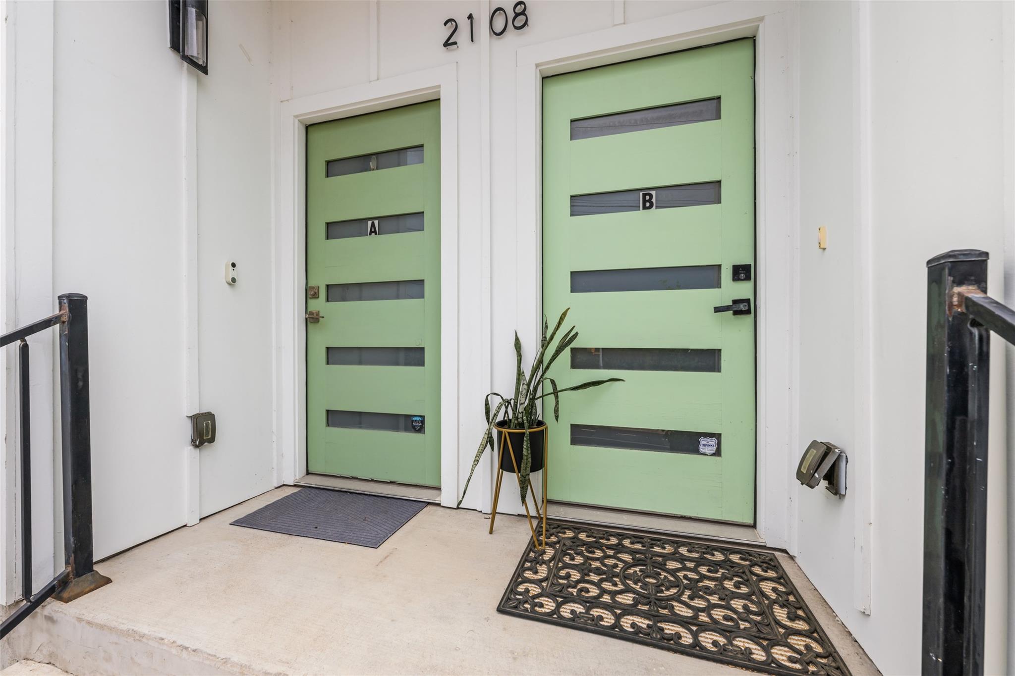 2108 Rosewood Ave #B, Austin, TX 78702