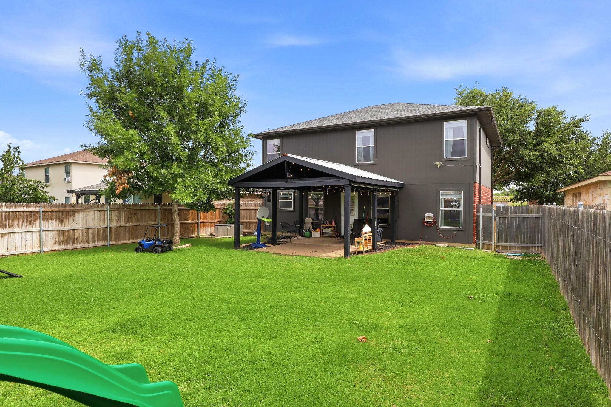 327 Outfitter DR, Bastrop, TX 78602