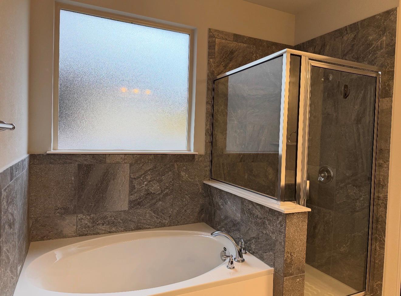228 Castlefields ST, Hutto, TX 78634