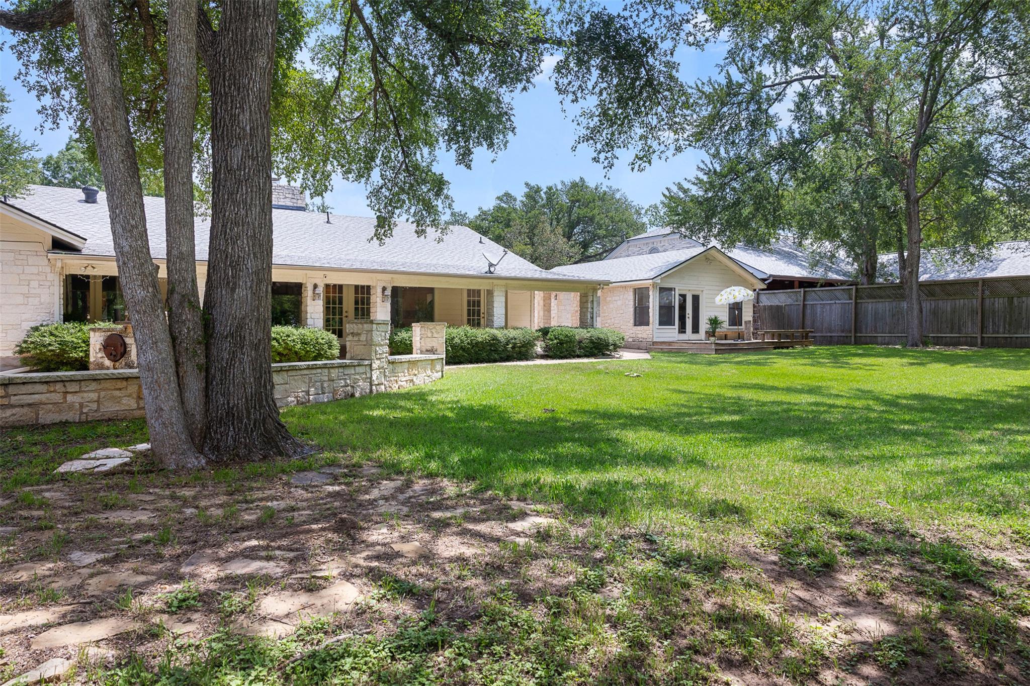 1102 N Avenue F Ave, Elgin, TX 78621