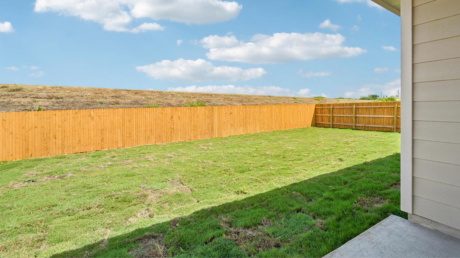 212 Gilmer LN, Buda, TX 78610