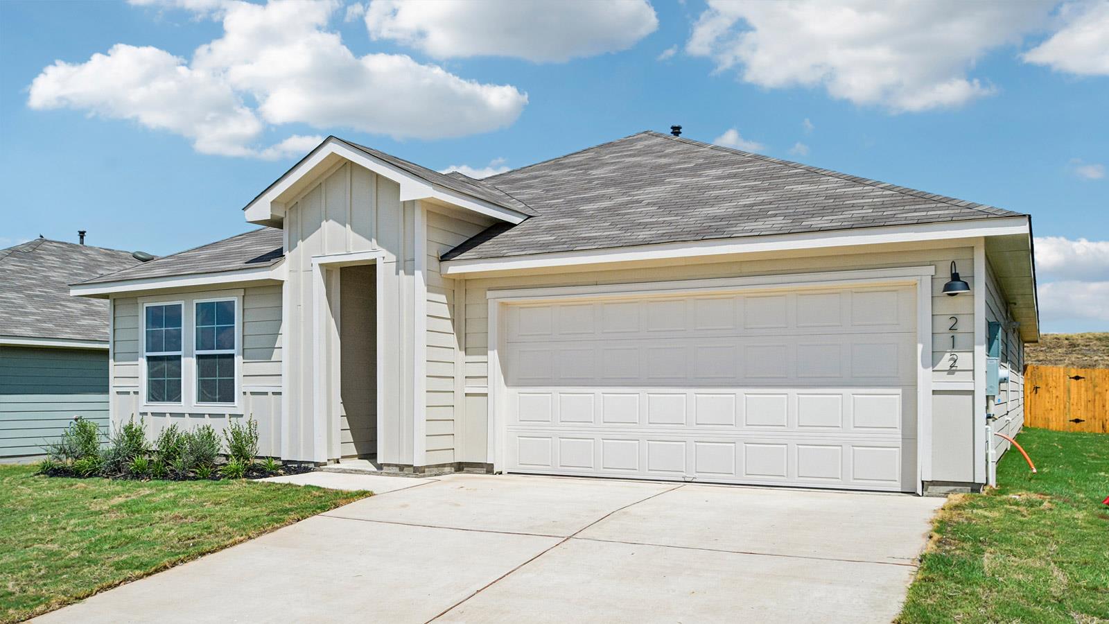 212 Gilmer LN, Buda, TX 78610