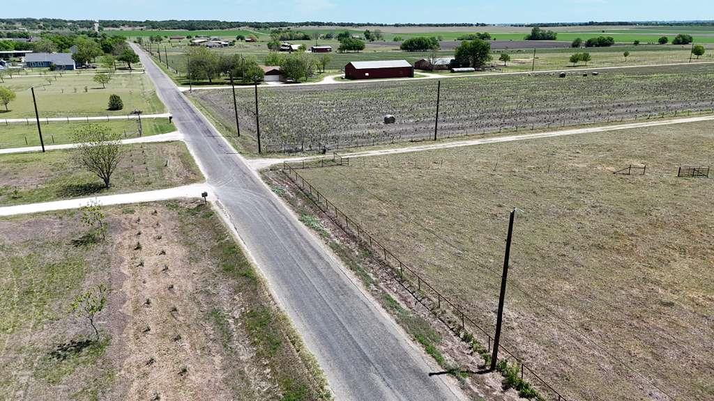 900 County Rd 124, Georgetown, TX 78626