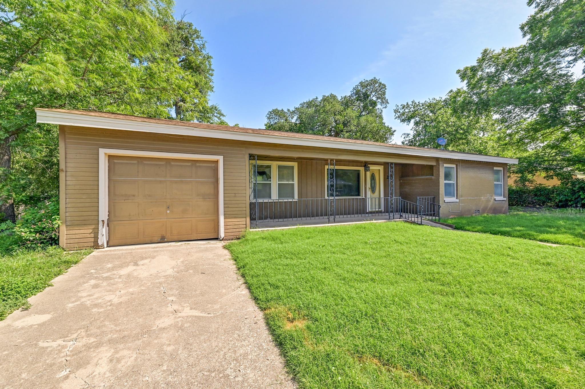 200 E Tate ST, Burnet, TX 78611