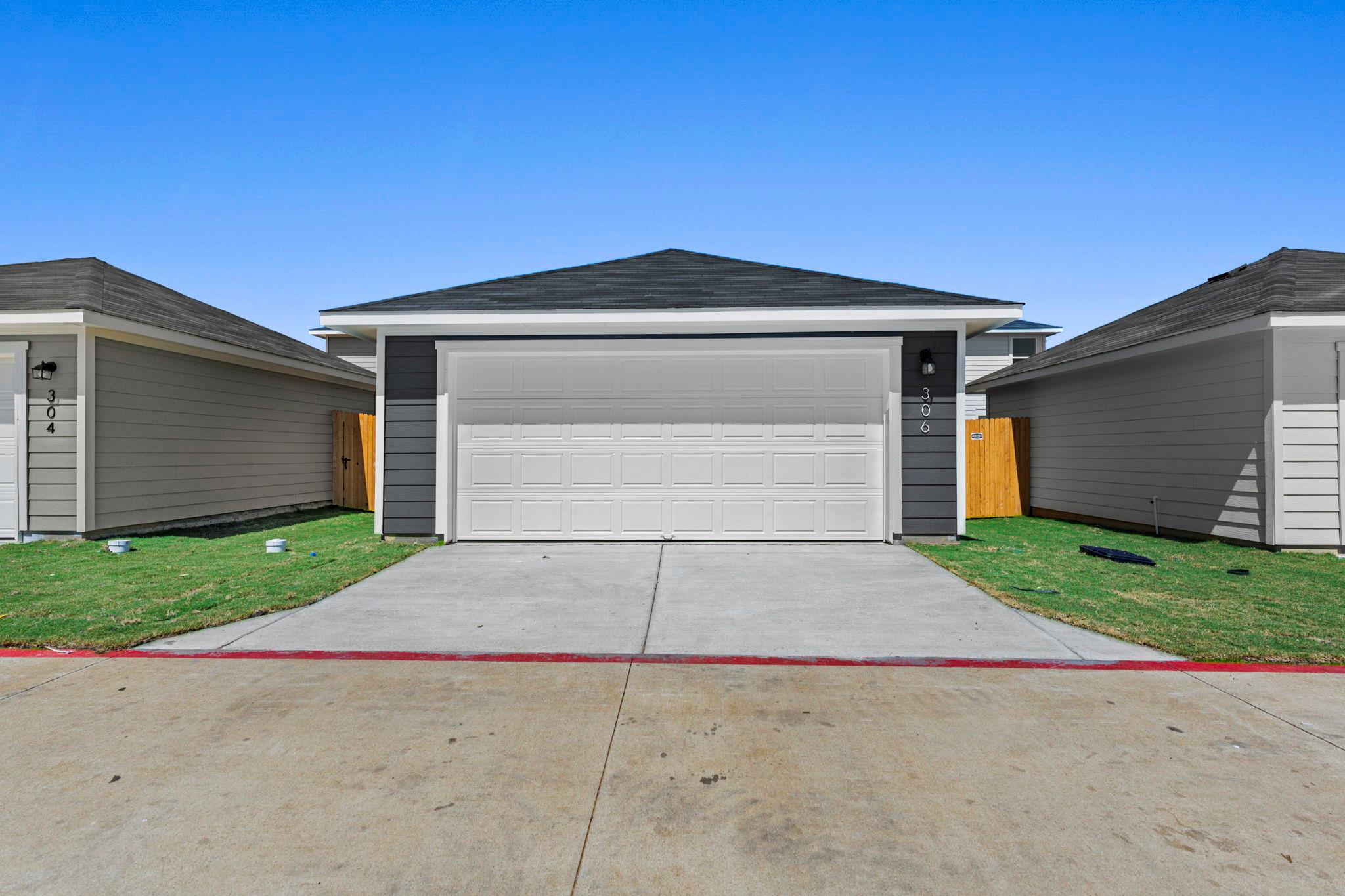 306 Santo Domingo RD, Bastrop, TX 78602